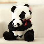 panda avec bébé peluche